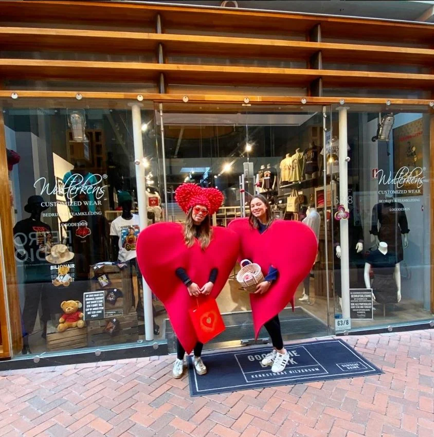 Buitenkant van de winkel van Wulterkens Customized Wear in Hilversum